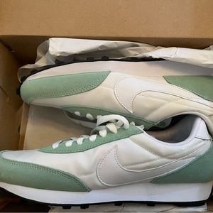 New Nike Women shoes